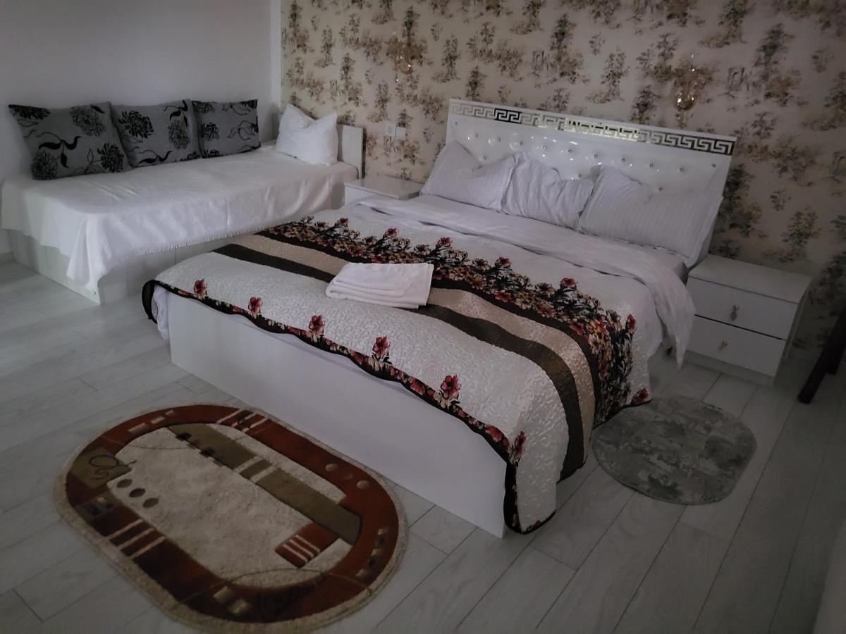 사투마레 Apartament Cu Terasa Si Gratar 아파트 외부 사진
